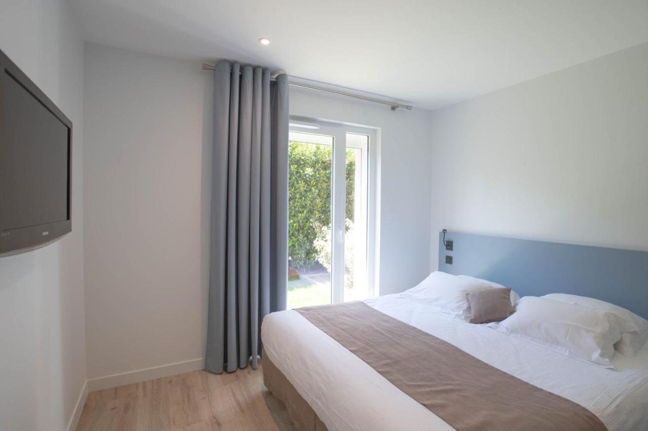 Logis Les Cepages / Restaurant Le Raisin Apartment Pont-de-Vaux Luaran gambar