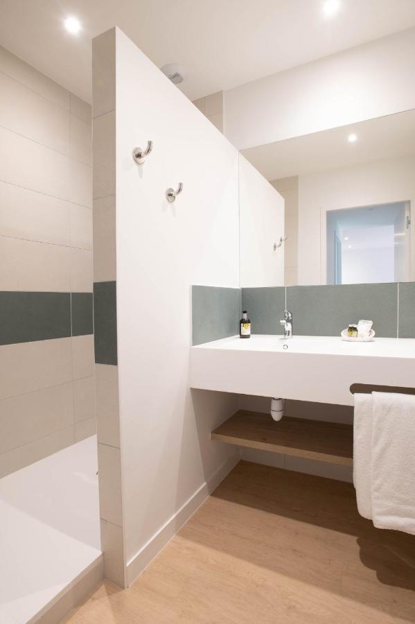 Logis Les Cepages / Restaurant Le Raisin Apartment Pont-de-Vaux Luaran gambar